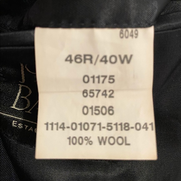 Jos A Banks suit 46R - Picture 2 of 7